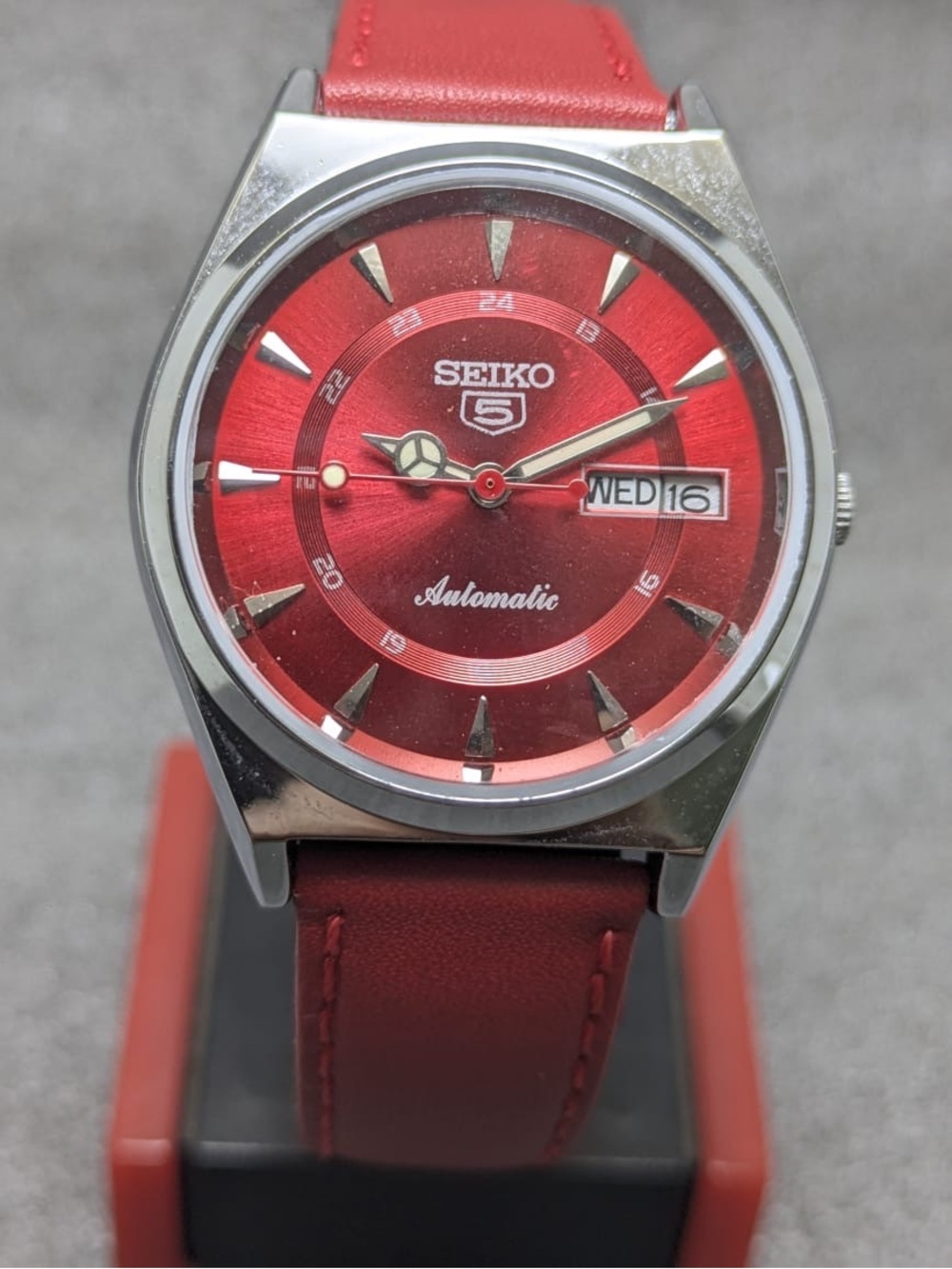 Vintage Seiko 5 | Caliber 6309 | Custom Crimson Red Sunburst Dial